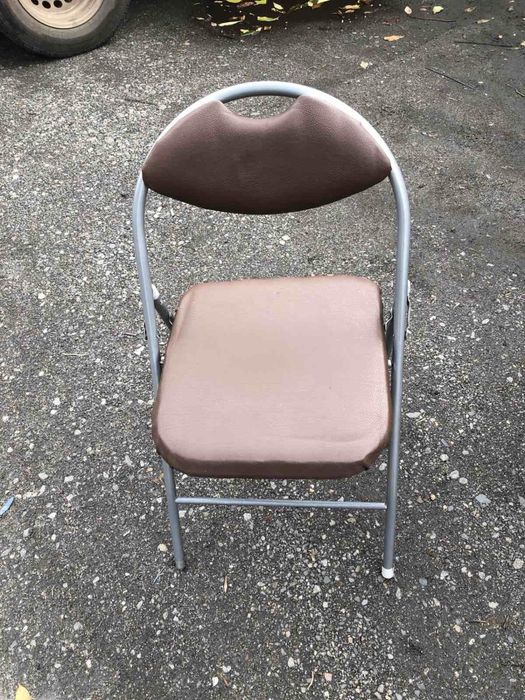 Складні стільці б/в (для кухні, для дачі)