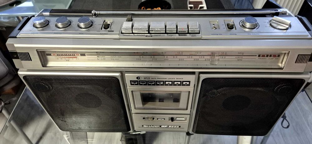 Radiomagnetofon SHARP 8686