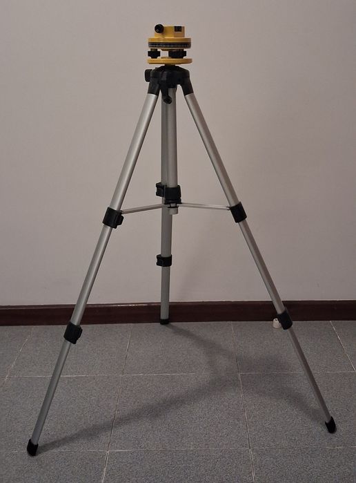 Laser com tripé e mala