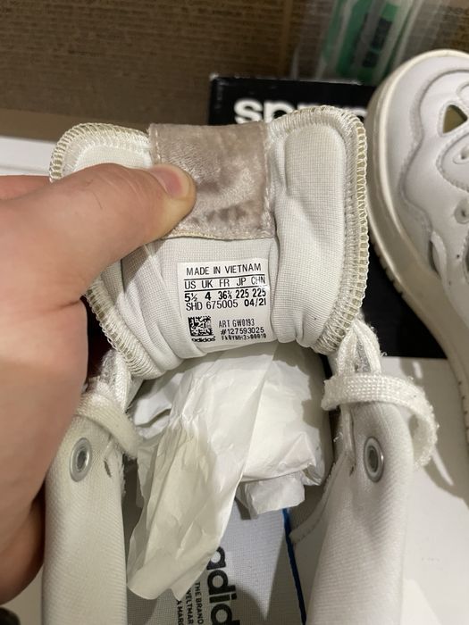Кросівки жіночі Adidas