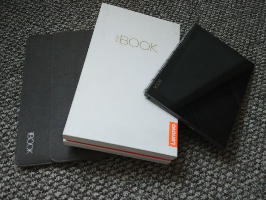 Дорогой шикарный Lenovo YOGA BOOK планшет ноутбук можно на подарок