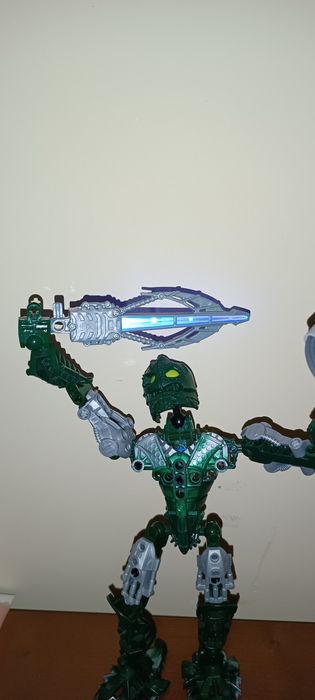 Figura Lego Bionicle Inika Toa hahli (8728) de 2006