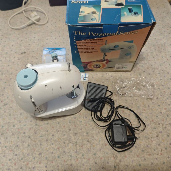 Mini Máquina de costura