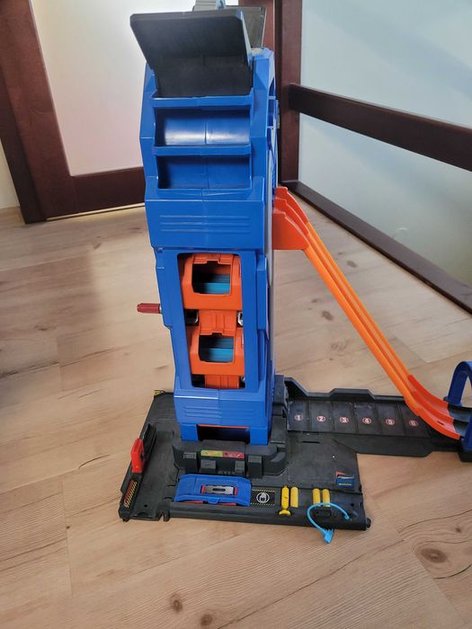 Hot wheels zestaw rajdowy garaż