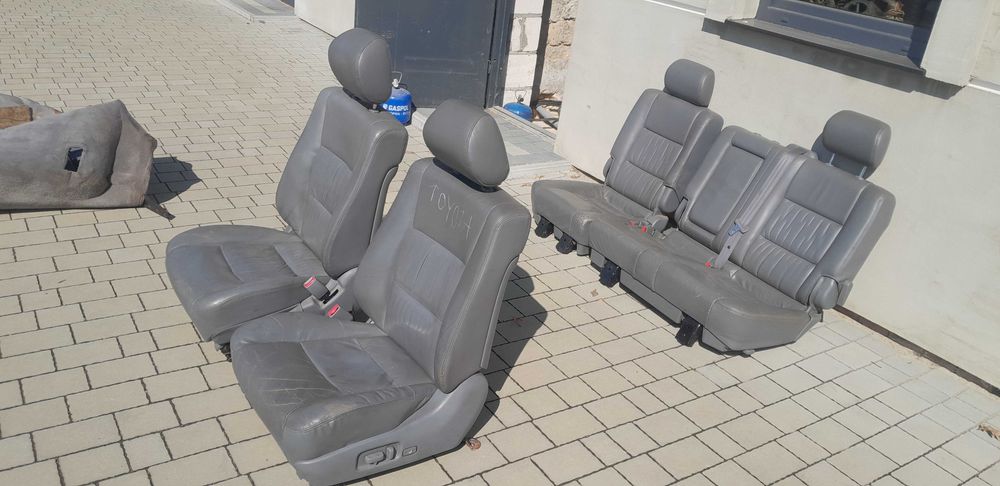 Toyota Land Cruiser 100 wnętrze kompletne