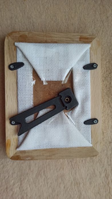 Вышивка декоративная в рамке