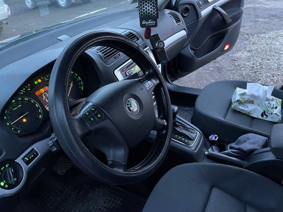 продам шкоду а5 автомат коробка все працює відміно