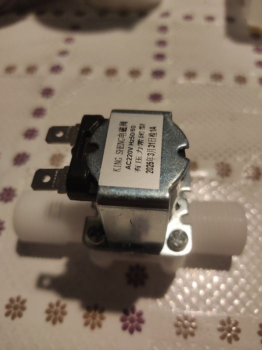 Электромагнитый клапан для воды 1/2" нормально закрытый 12В.