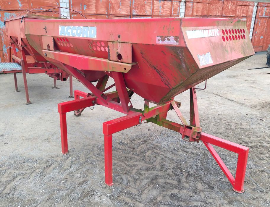 Przedni zbiornik nawóz siewnik fronttank strip till Kverneland Accord