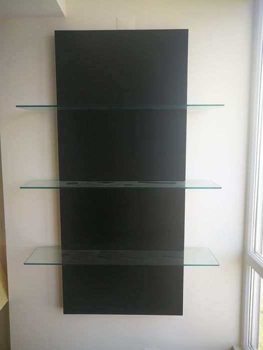 Móvel prateleiras estilo moderno preto e vidro