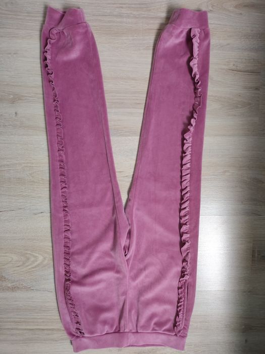 Welurowe spodnie 134, spodnie dresowe 134