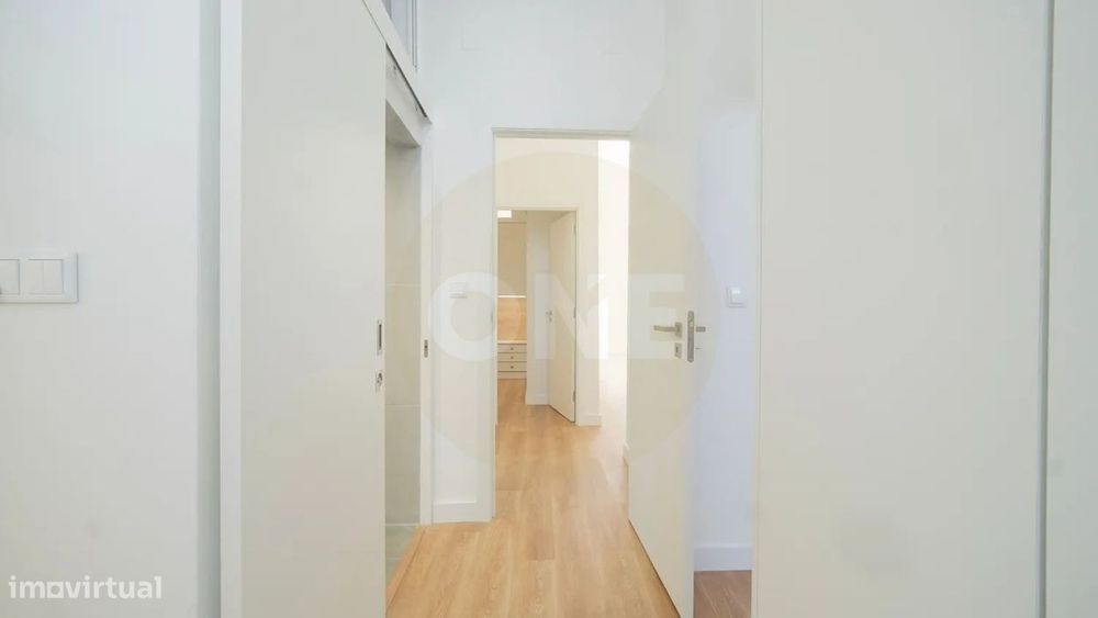 Apartamento T3 remodelado| Suite e closet | Codivel, Odivelas