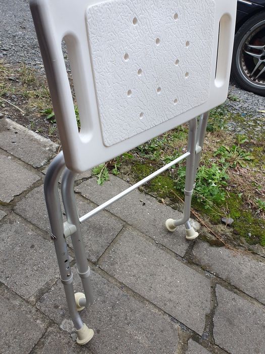 Krzesełko prysznicowe kempingowe