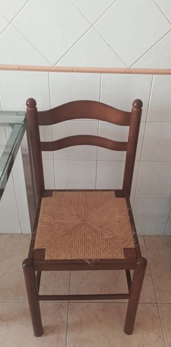 Vendo 4 cadeiras de cozinha