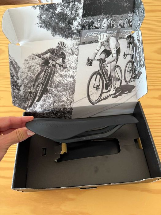 Selim Bontrager Aeolus RSL - Trilhos Carbono - NOVO, na Caixa