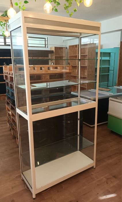 Armario em portas de vidro