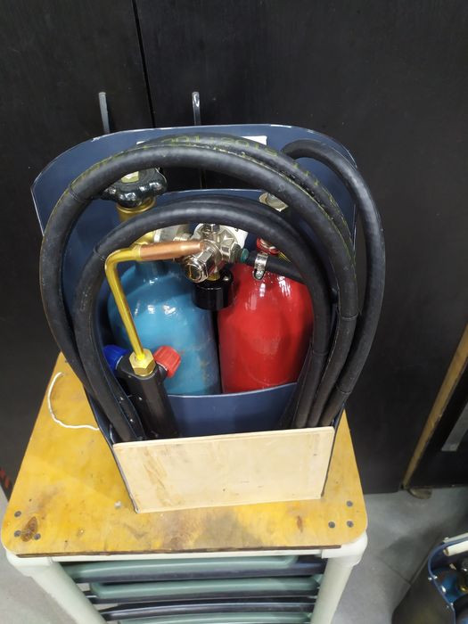 Газосварочный пост для пайки твёрдыми припоеми по меди ,латуни железу