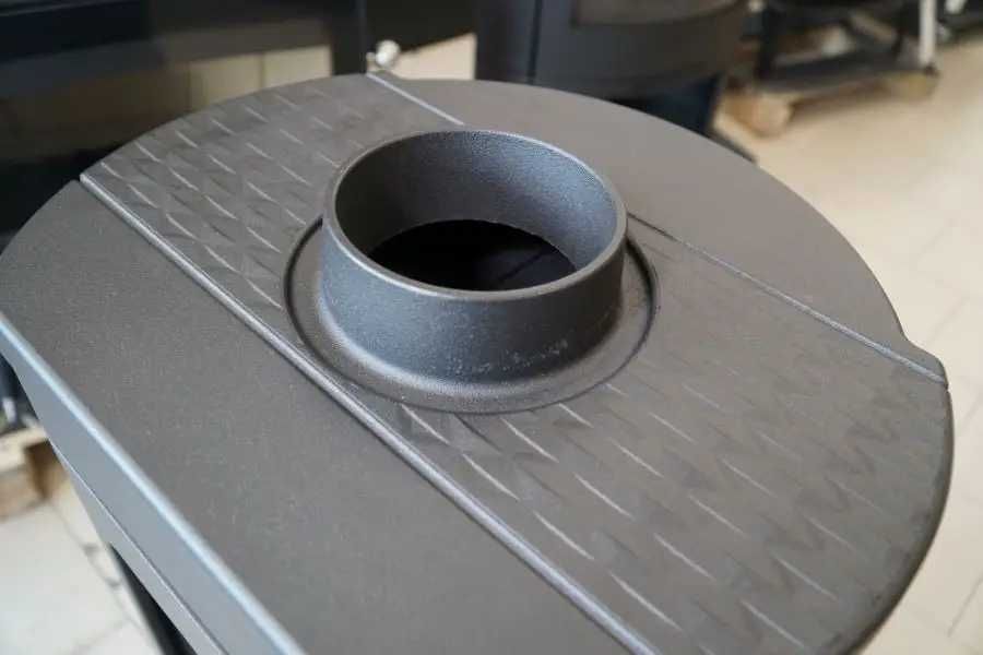 Чугунная печь-камин Plamen Tara — на дровах 6квт