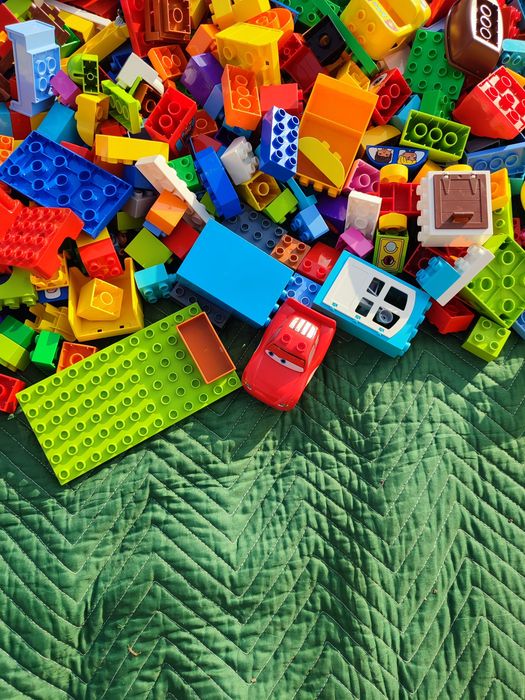 LEGO Duplo mix ponad 10 kg figurki zwierzątka pojazdy