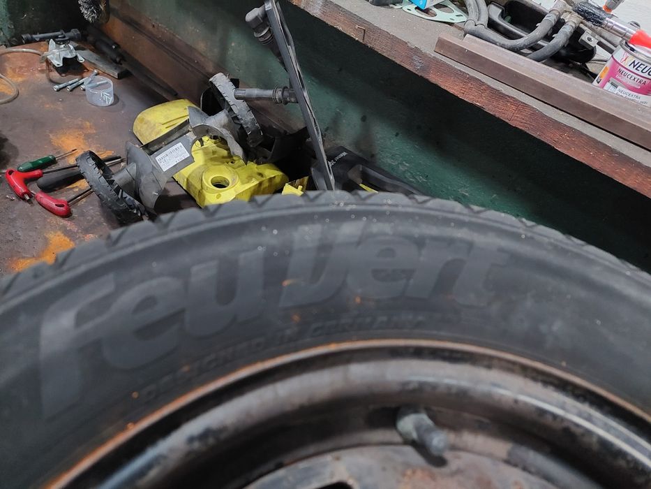 4 Rodas com pneus 175/65 R14 Hyndai Getz