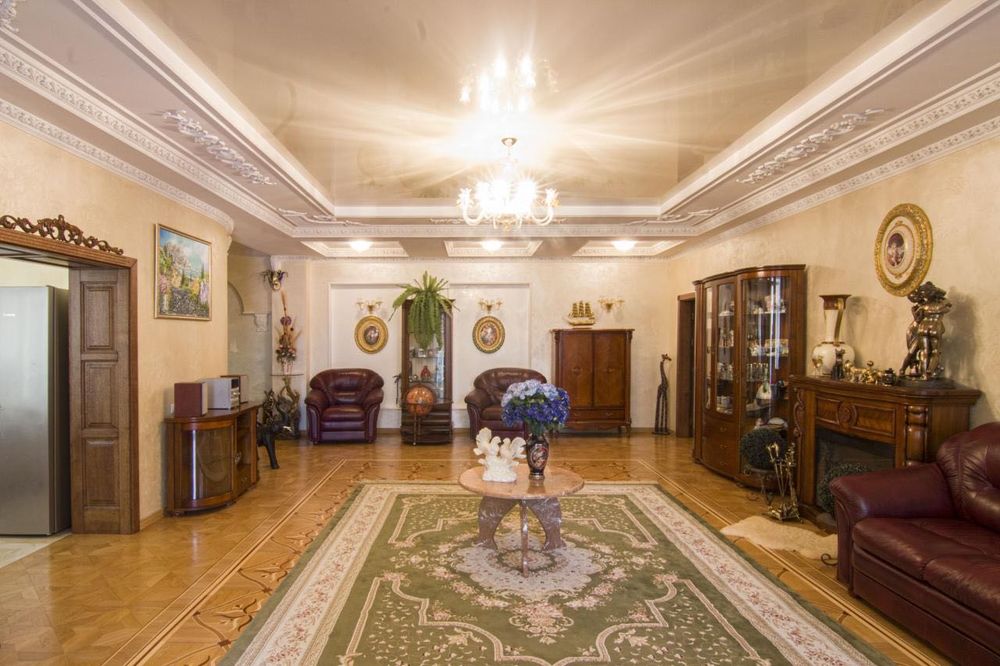 Продаж квартири 245 кв.м. з терасою! 2 поверх, ЖК Чайка, вул Лобановського 21