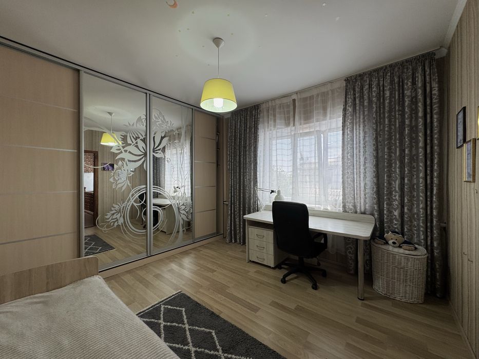 Двоповерховий будинок, 200 м2, р-н Старого Білоуса, v714
