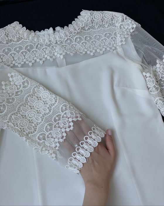 Біла блузка з мереживом, елегантна, розмір XS/S