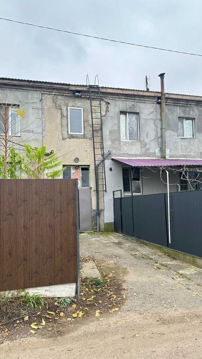 Продається 2 х кімнатна квартира в селі Красносілка