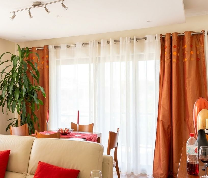 Cortinados de argolas em excelente estado