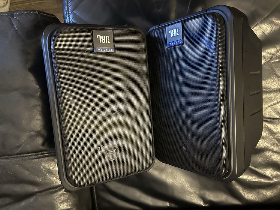 Vendo colunas JBL CM52 em bom estado