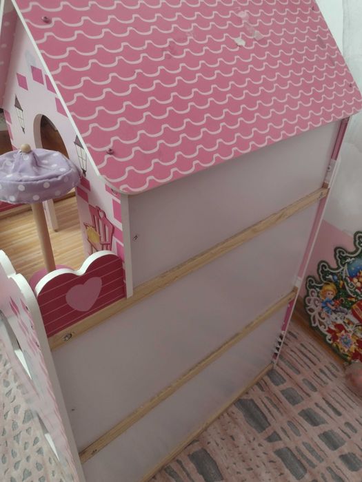 Domek dla lalek piętrowy