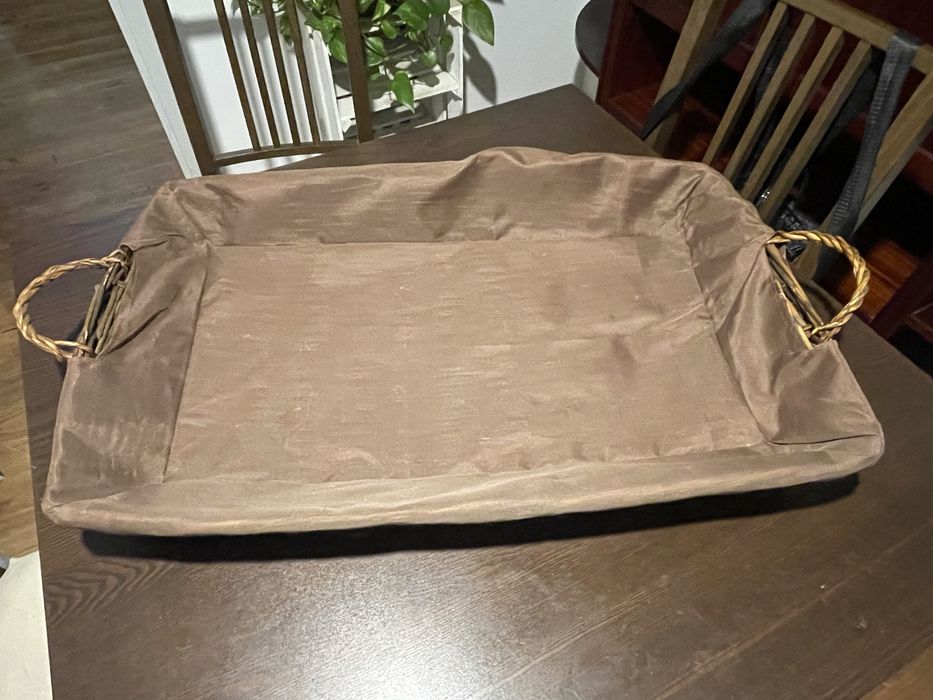Cesta/Tabuleiro em vime