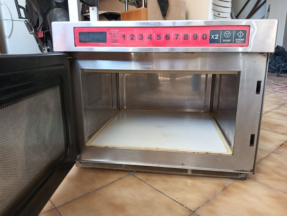 Microondas profissional Riga