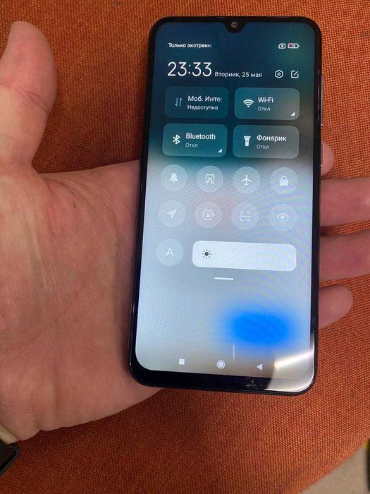 Xiaomi Mi9 SE 4/64Gb гарний стан