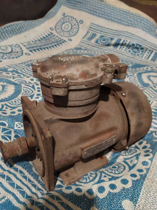 Двигатель электрический