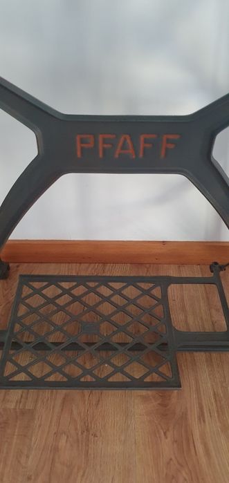 Pernas de maquina em ferro muito antigas