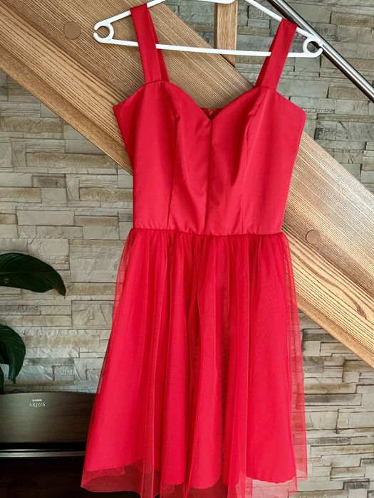 Czerwona sukienka XS