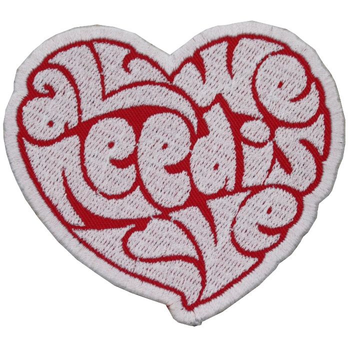 Emblema Bordado - all we need is love
