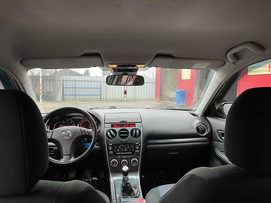 Автомобіль Мазда 6