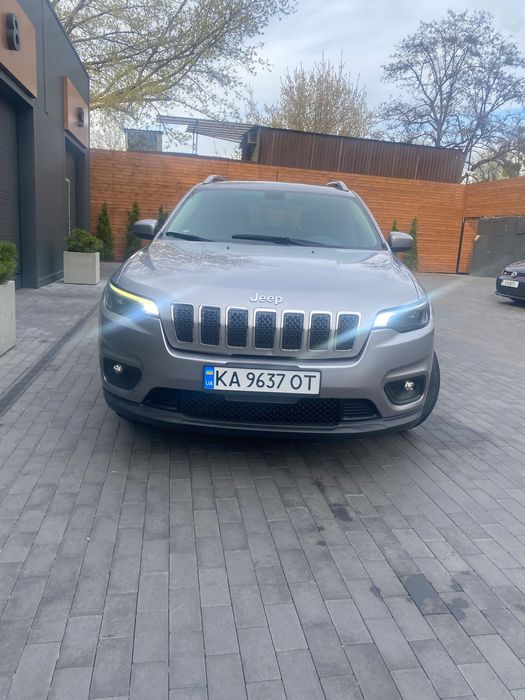 Продам авто Jeep Cherokee Latitude plus 2018