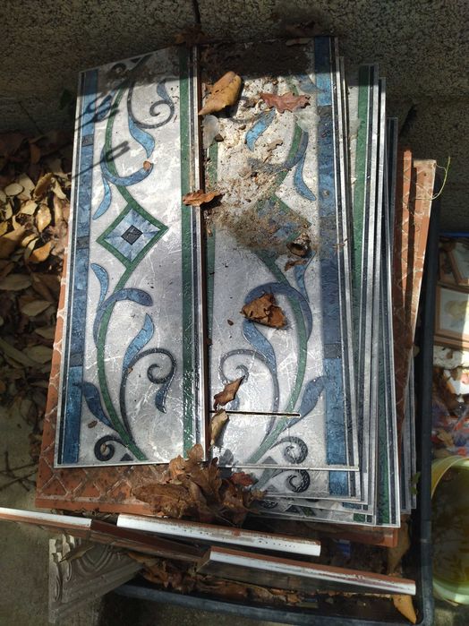 Azulejo antigo para vir buscar tudo