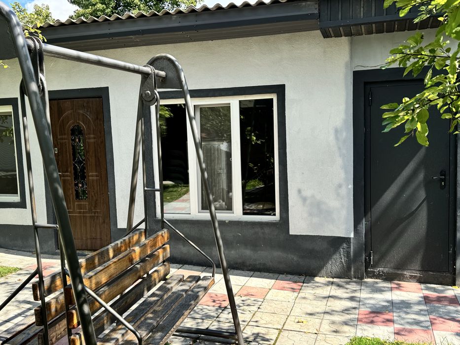 Будинок на Новий рік( 5-6 сімей 12-14 чол) з банею і банкеткою