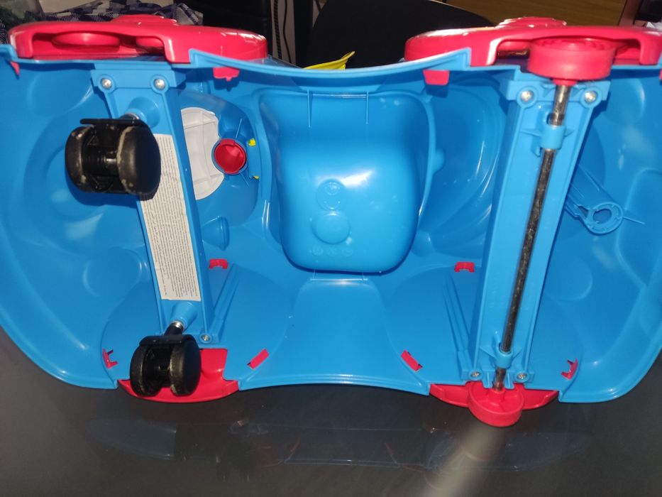 Carro ( andador ) Chicco + carro Action Man