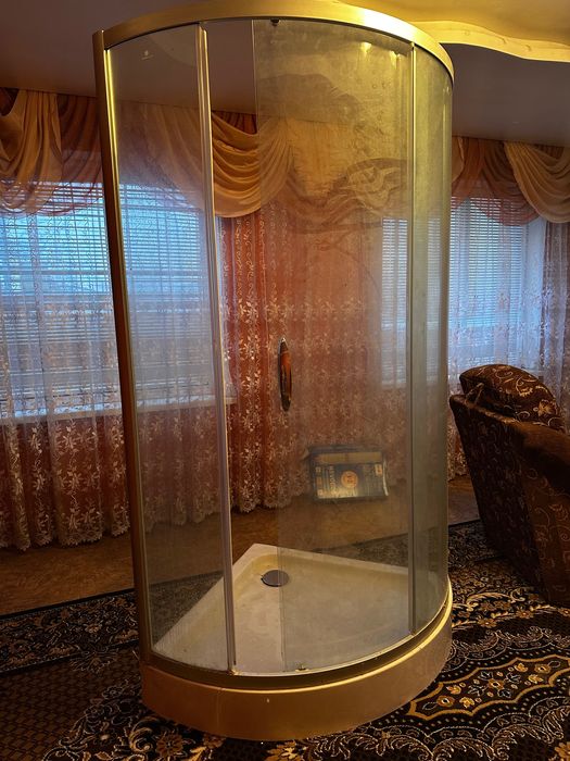 Душевая кабина для ванной