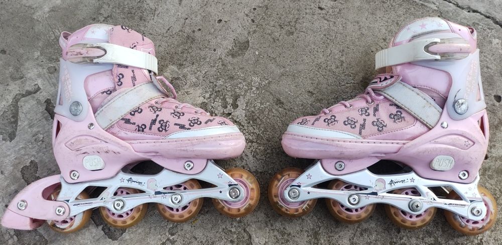Ковзани роликові. Коньки роликовые