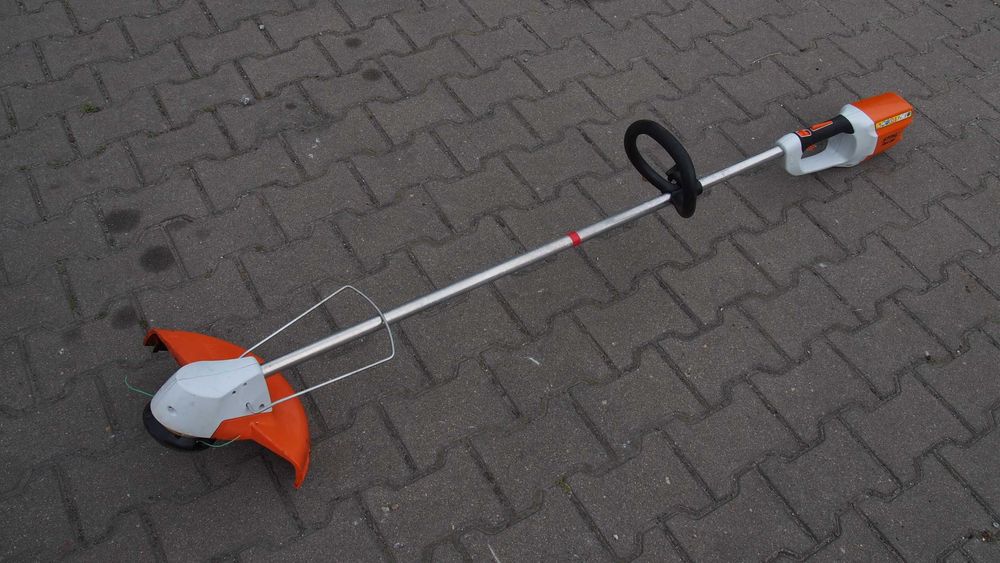 Stihl FSA85 FSA 85 aku kosa Akumulatorowa uszkodzona