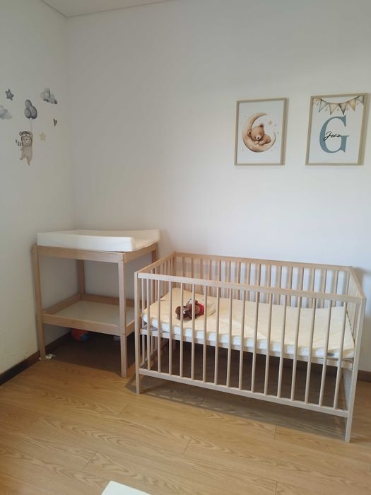 Conjunto Quarto de Bebé IKEA SNIGLAR: Berço + Colchão + Trocador