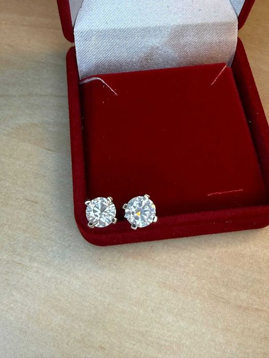 Kolczyki z białego złota z diamentami