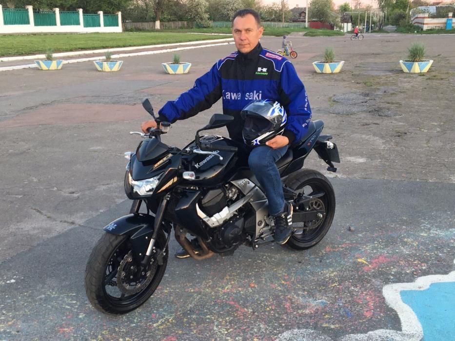 Індивідуальні уроки з теорії і водіння автомобіля. Навчання кат.А, А1,