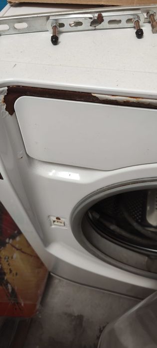 Maquina de lavar roupa a funcionar Ariston